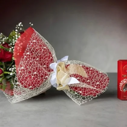 Ramo de rosas y bombones